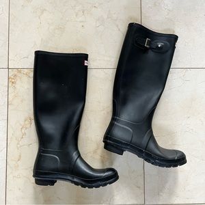 Hunter Like New Black Rain Boots Sz US8